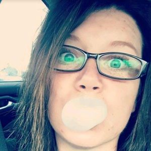 Meet your Posher, Leah